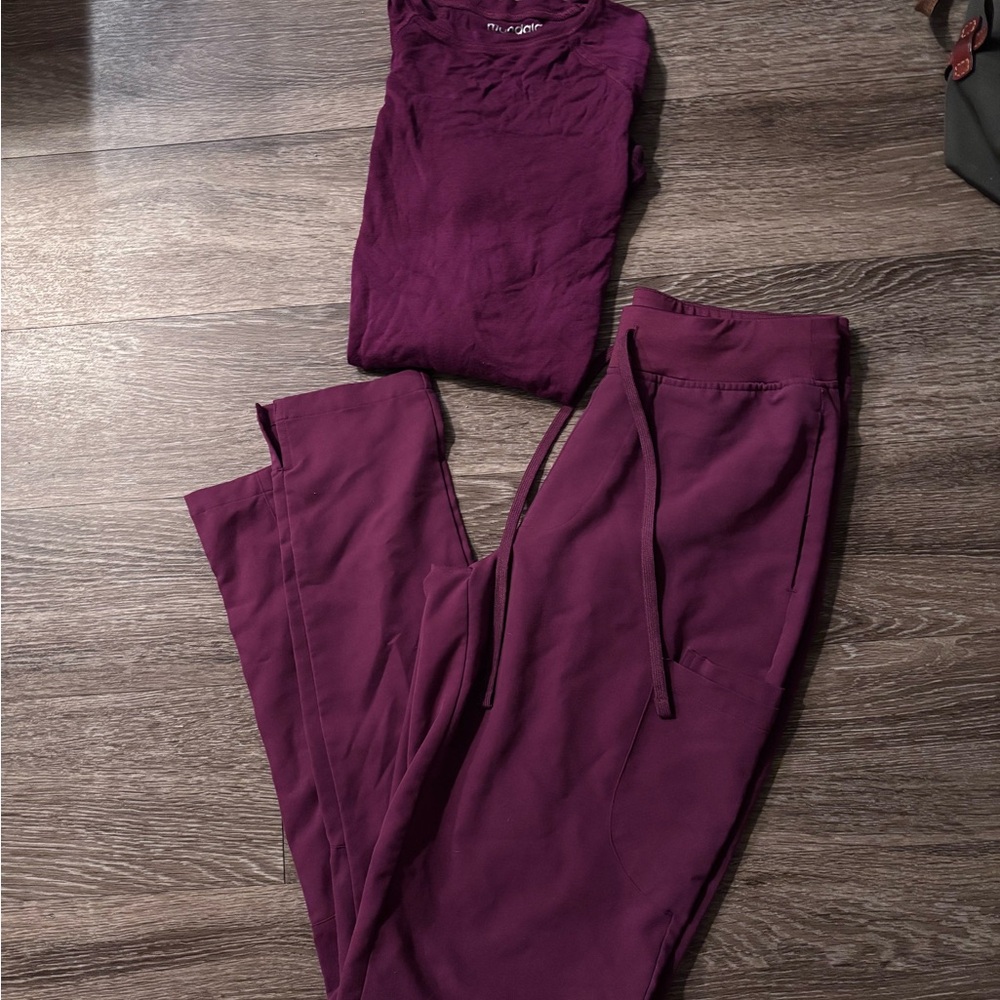 Women's mandala plum scrub set